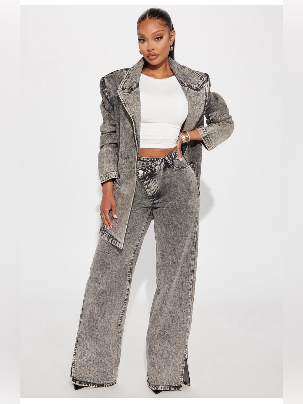 Fashion Nova Jeans Size 11 ( K-103)